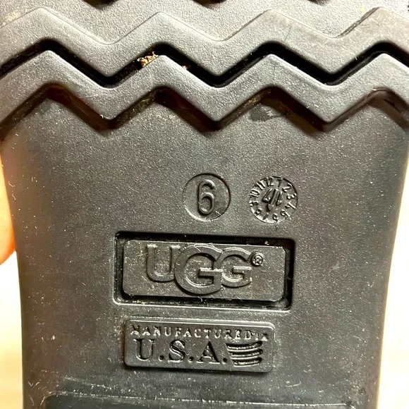 UGG Women’s Rain Boots - Picture 6 of 9